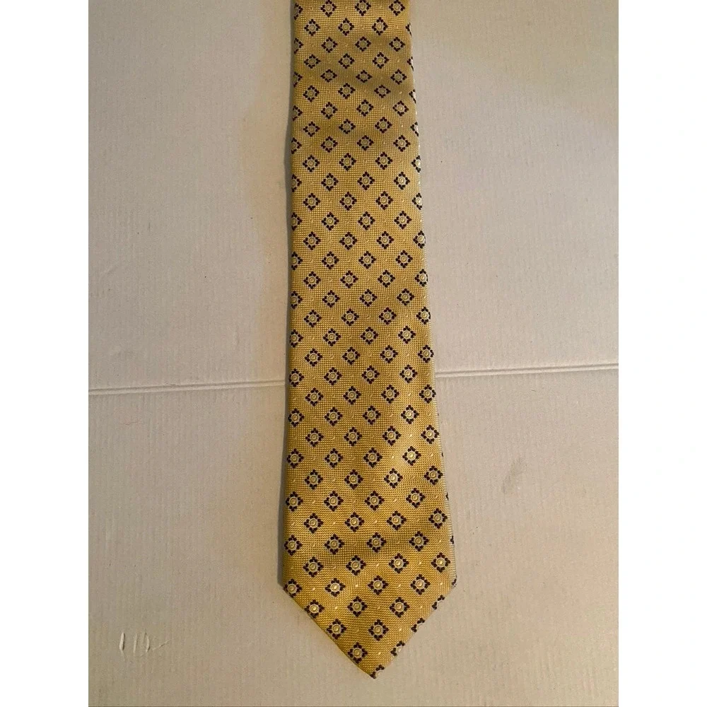 Jos. A. Bank Heritage Collection Gold Silk Geometric Medallion Necktie